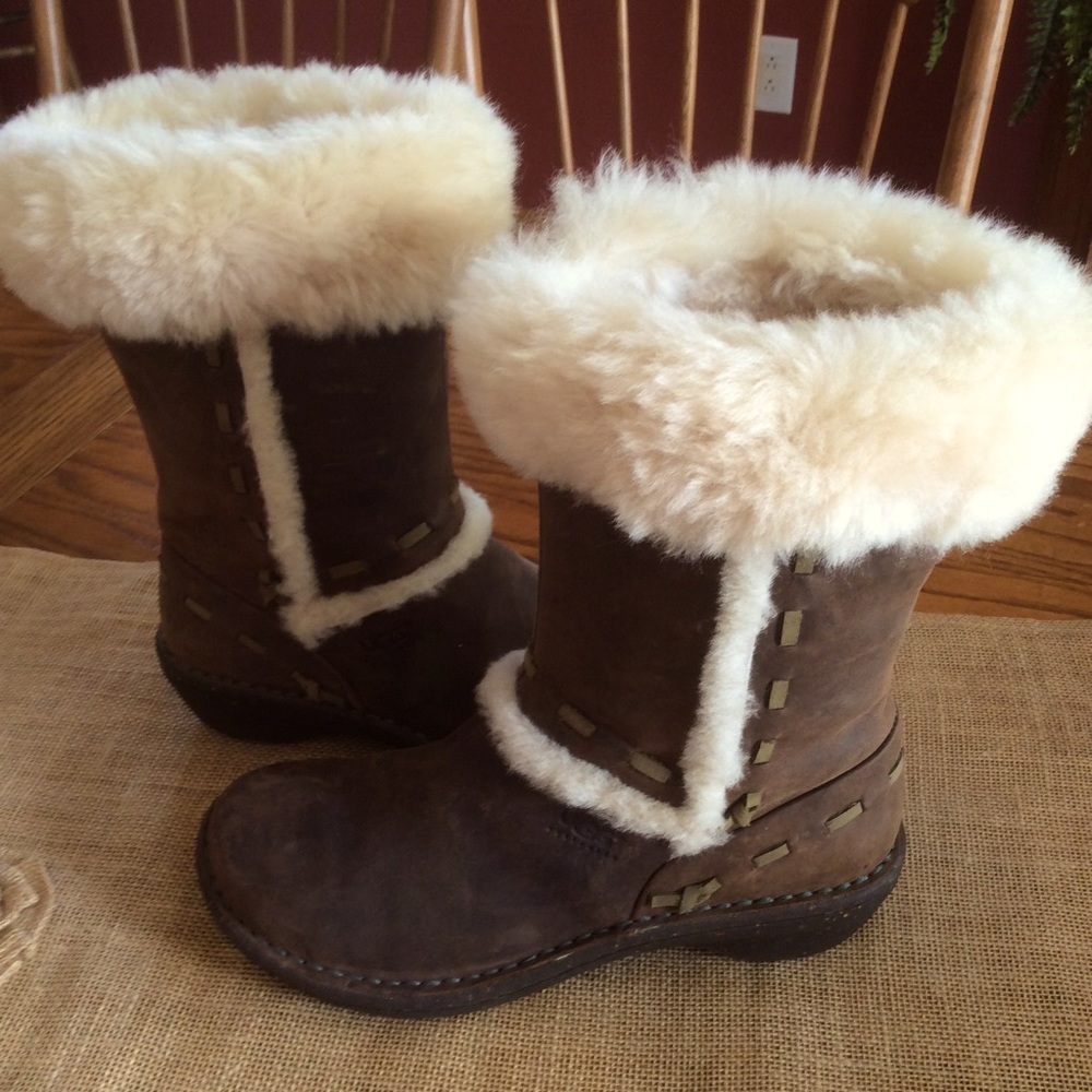 NWOT UGG Australia “Elijo” Distressed Boots, Sz 6